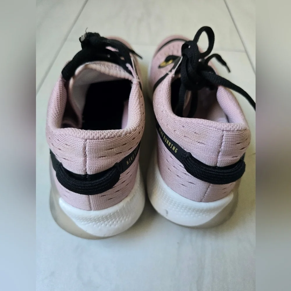 Nike Women's Pink and Black Sneakers Size 5.5